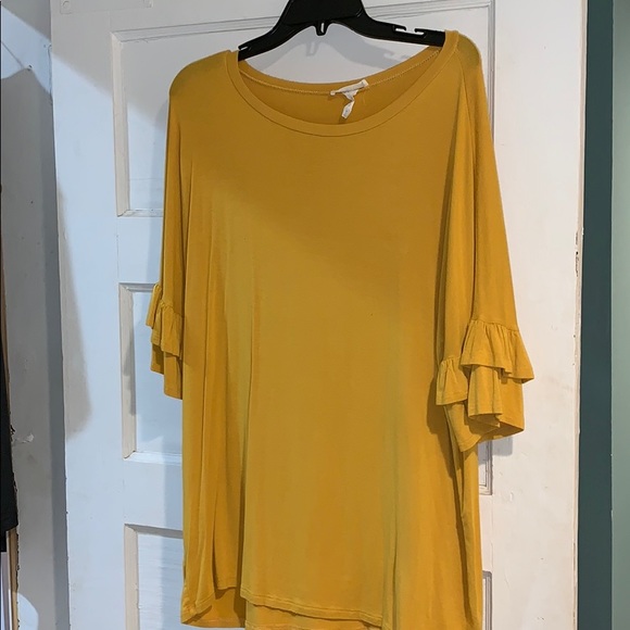 Boutique Top in mustard size XL - Picture 1 of 4
